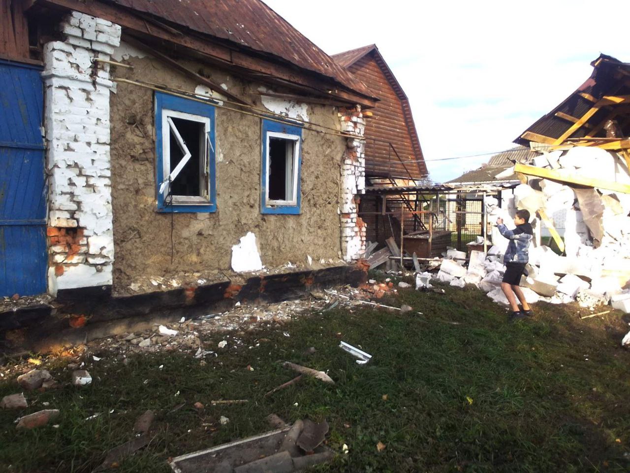 Родині з Сумщини, якій обстрілом пошкодило вікна та двері, потрібна допомога